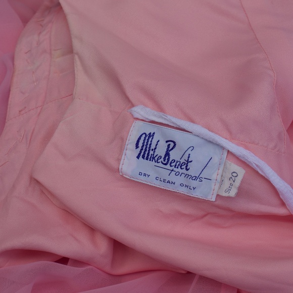 Vintage 1970's Mike Benet Formals Bubblegum Pink Chiffon Maxi Caplet Jewel Dress - Picture 17 of 17